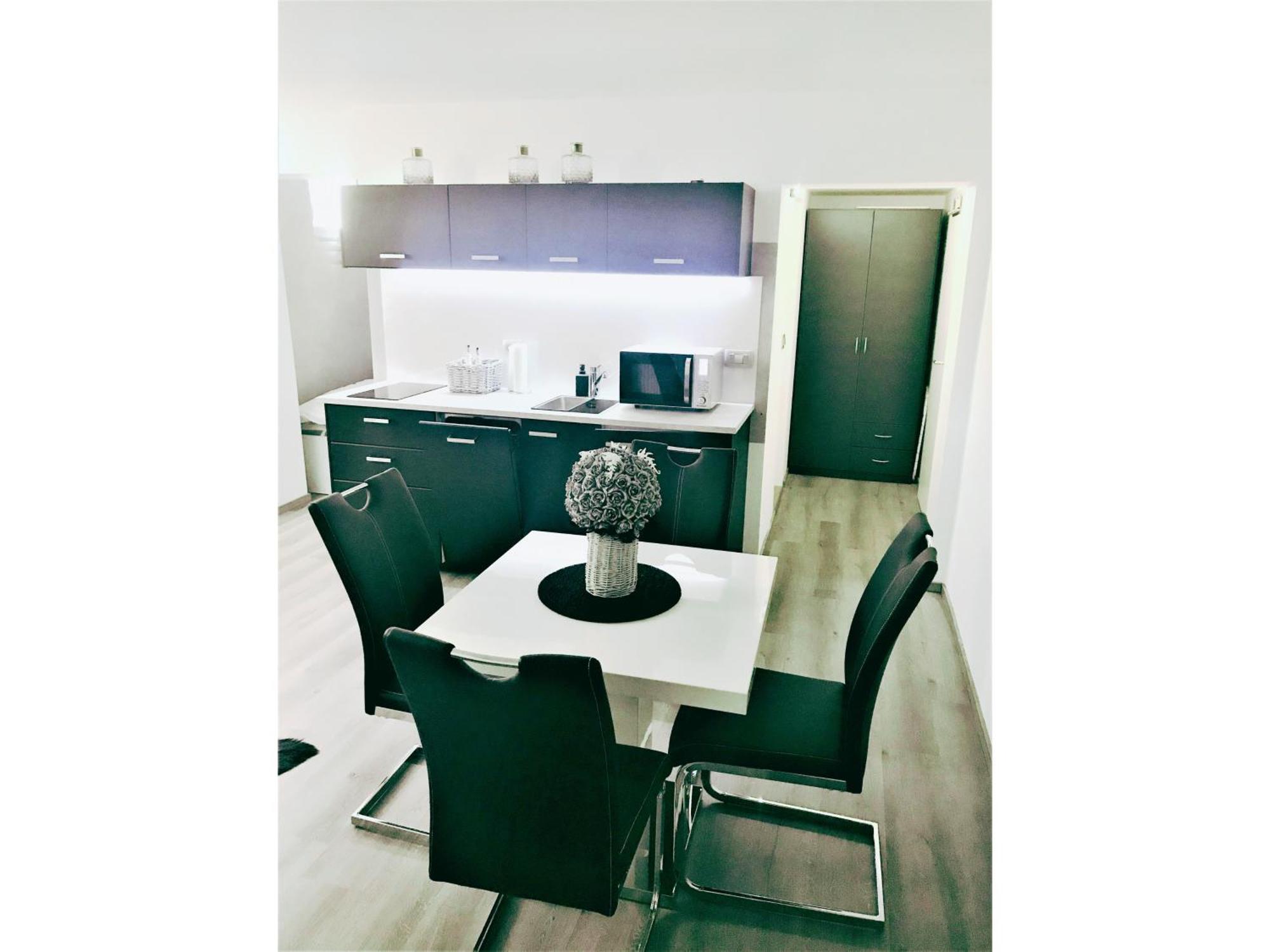 Victoria's Place Apartment